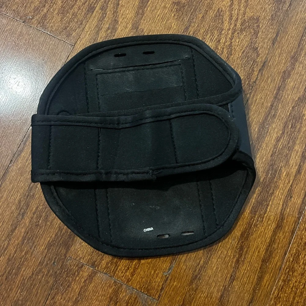 Black Armband Phone Holder